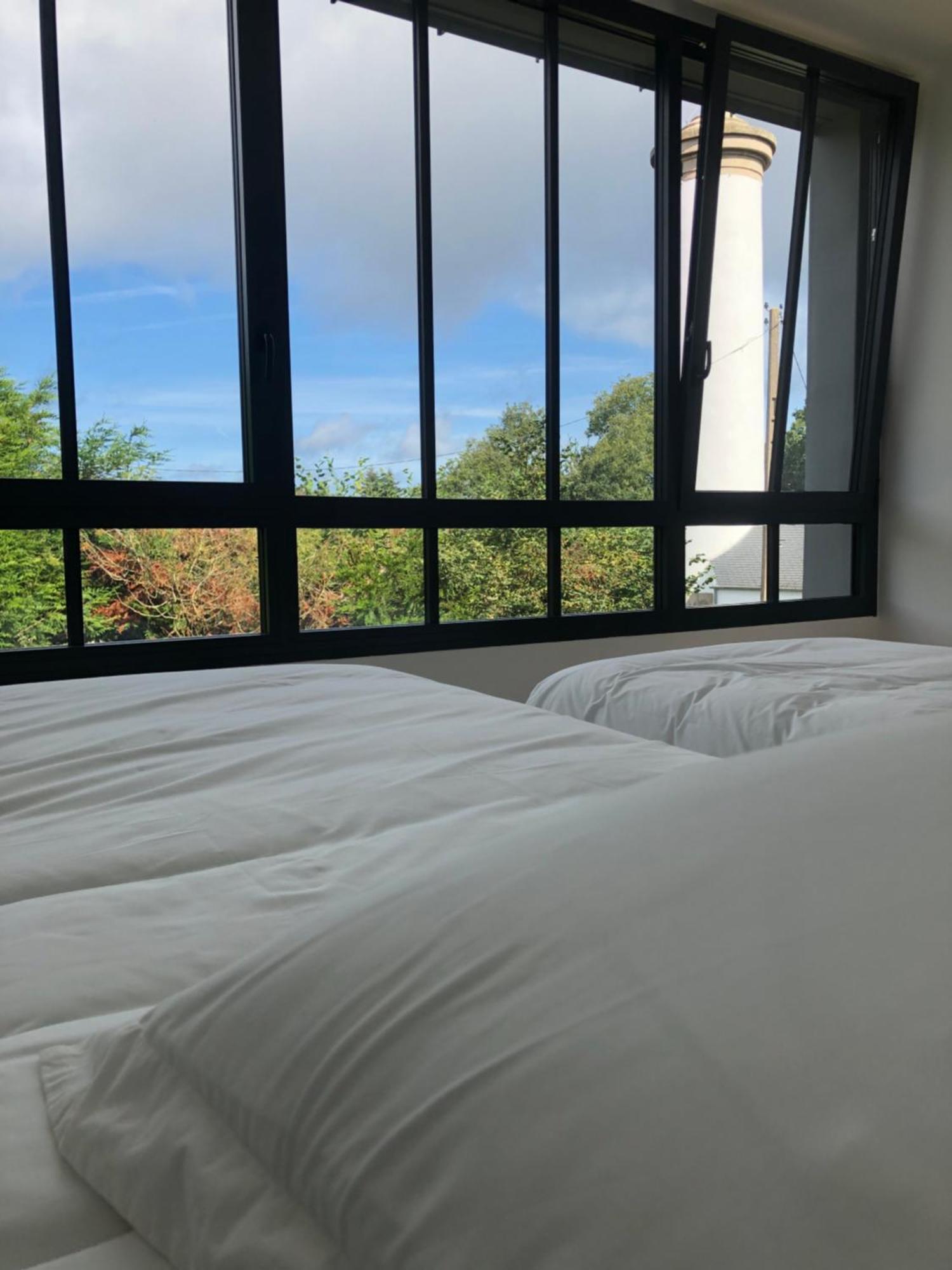 Les Ecolodges Sous Le Phare Louannec Exteriör bild